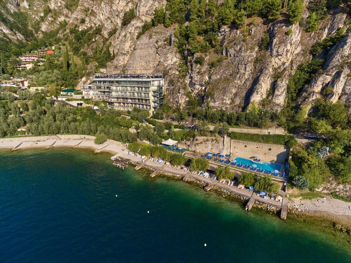 Hotel Astor Лимоне сул Гарда Екстериор снимка
